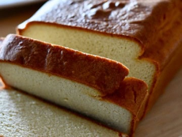 keto cream cheese pound cake being sliced