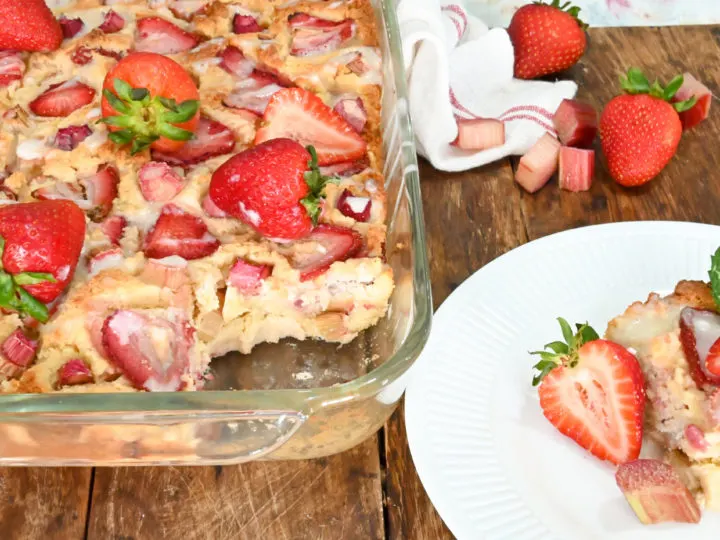 keto strawberry rhubarb cake sliced and served