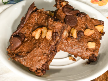 Keto-friendly double chocolate chip bars